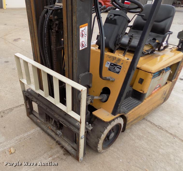 image for item DB9009 Caterpillar EP20KT forklift