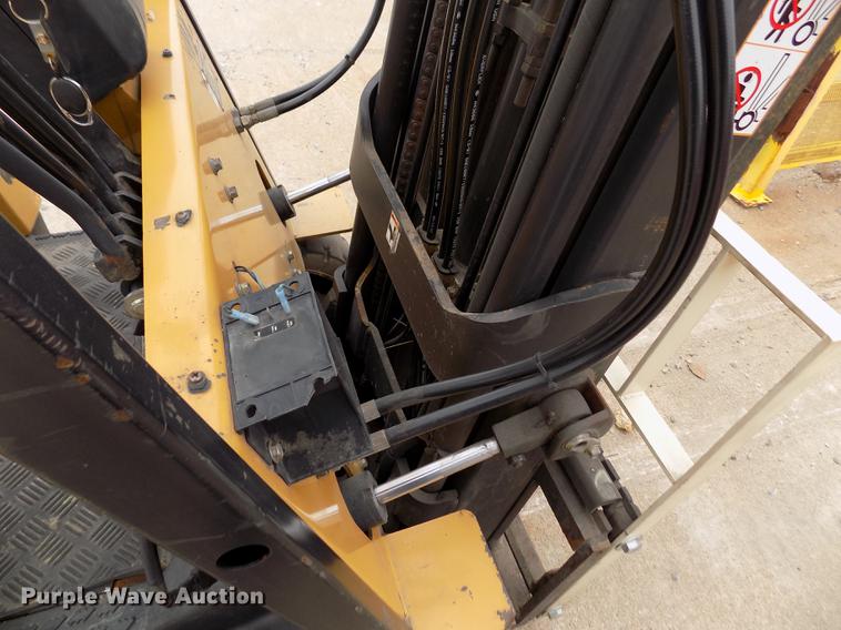 image for item DB9009 Caterpillar EP20KT forklift