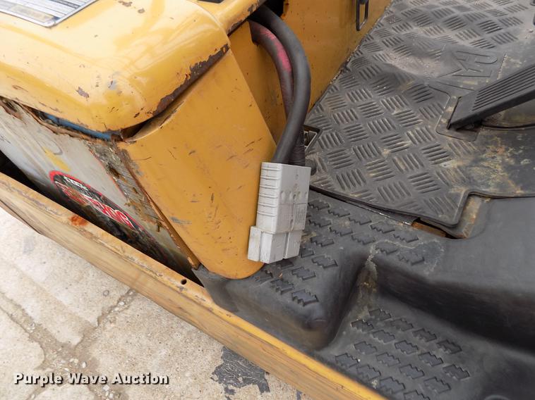 image for item DB9009 Caterpillar EP20KT forklift
