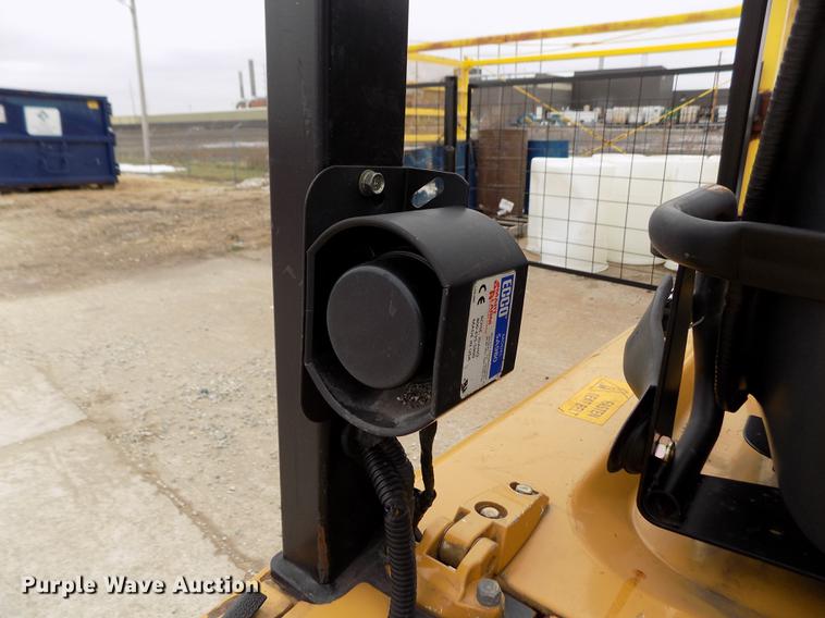 image for item DB9009 Caterpillar EP20KT forklift