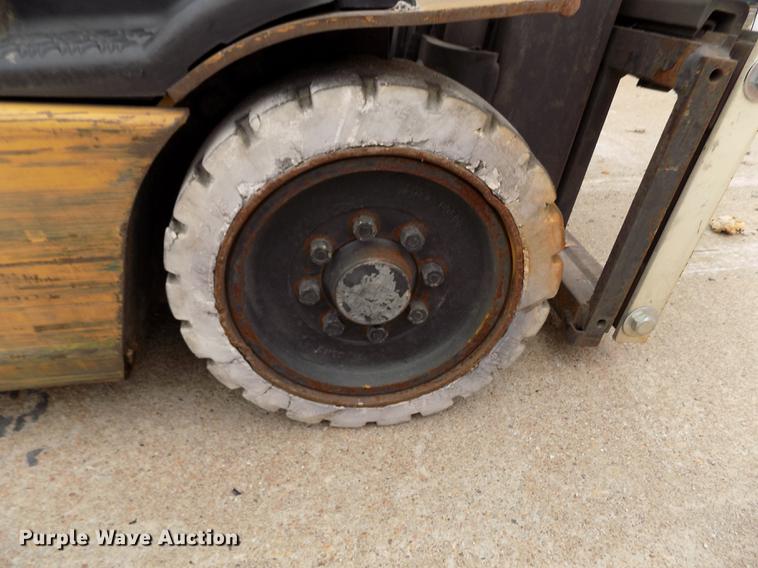 image for item DB9009 Caterpillar EP20KT forklift