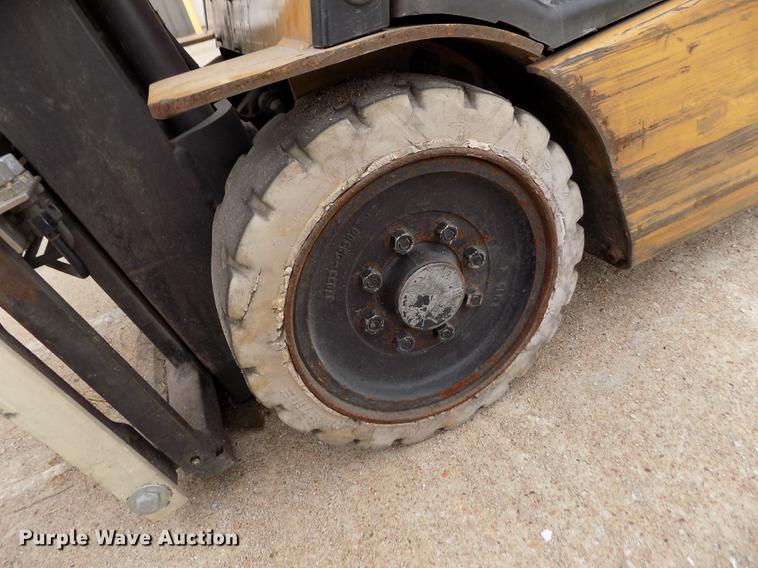 image for item DB9009 Caterpillar EP20KT forklift