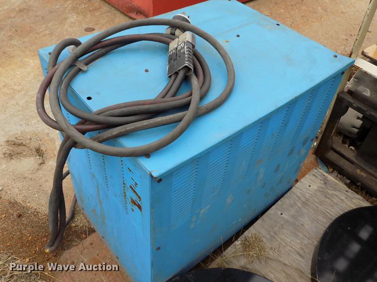 image for item DB9009 Caterpillar EP20KT forklift