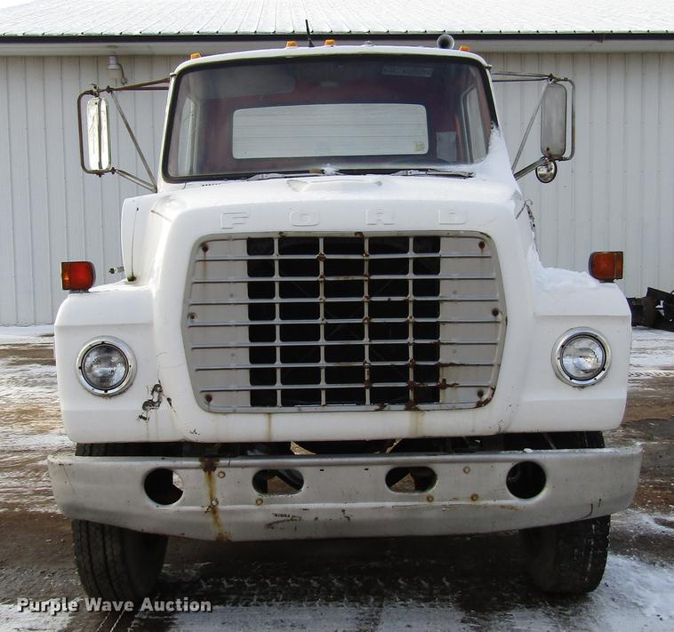 image for item DD3939 1979 Ford 8000 truck cab and chassis