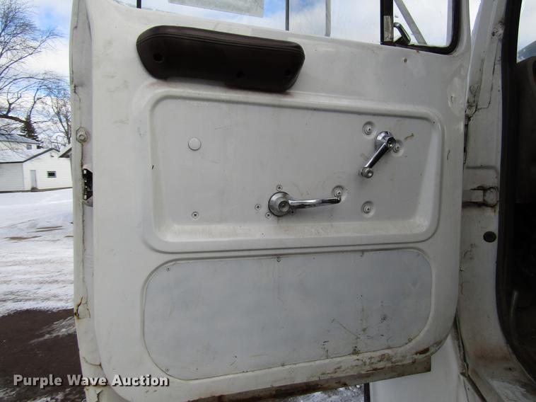 image for item DD3939 1979 Ford 8000 truck cab and chassis
