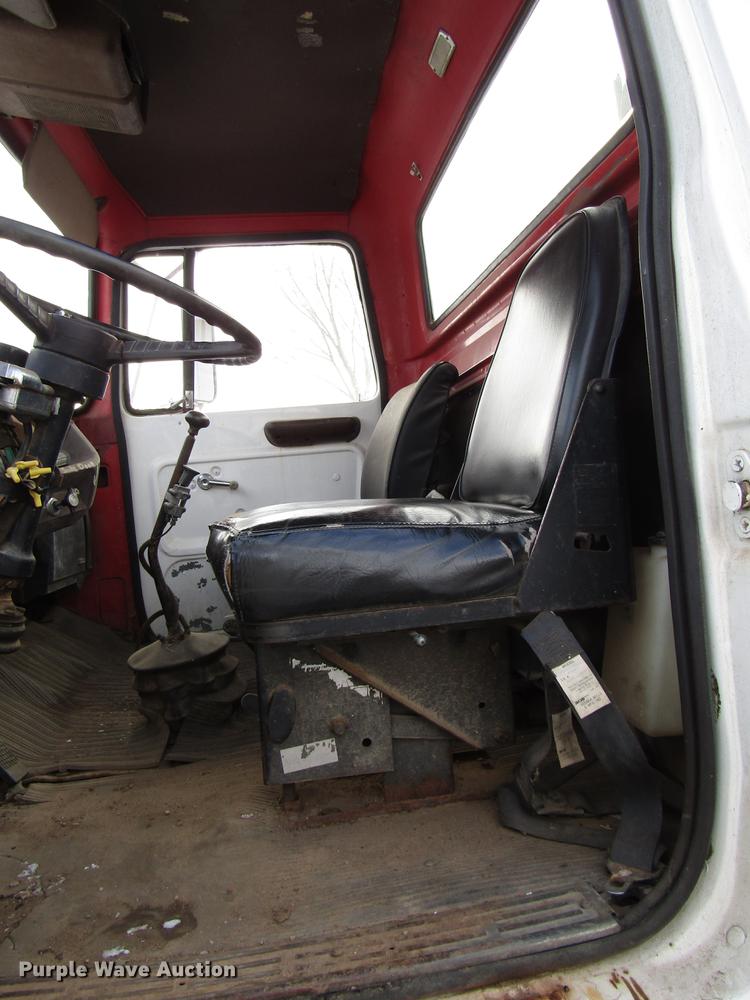 image for item DD3939 1979 Ford 8000 truck cab and chassis