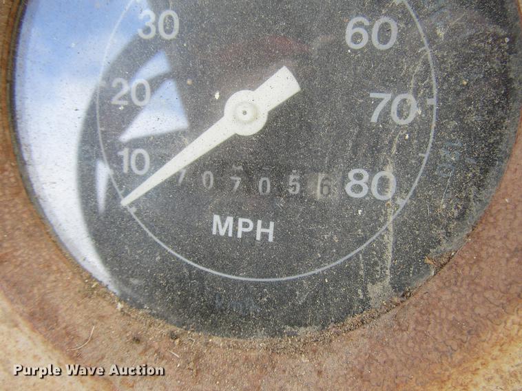 image for item DD3939 1979 Ford 8000 truck cab and chassis