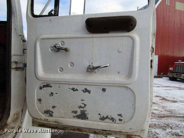 image for item DD3939 1979 Ford 8000 truck cab and chassis
