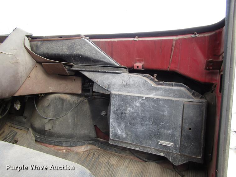 image for item DD3939 1979 Ford 8000 truck cab and chassis