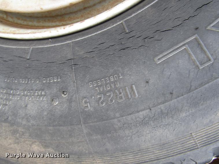 image for item DD3939 1979 Ford 8000 truck cab and chassis