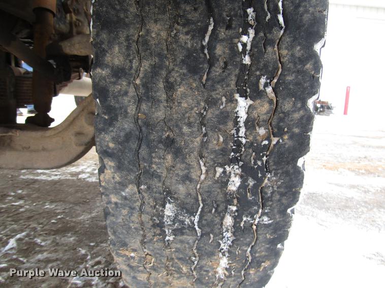 image for item DD3939 1979 Ford 8000 truck cab and chassis