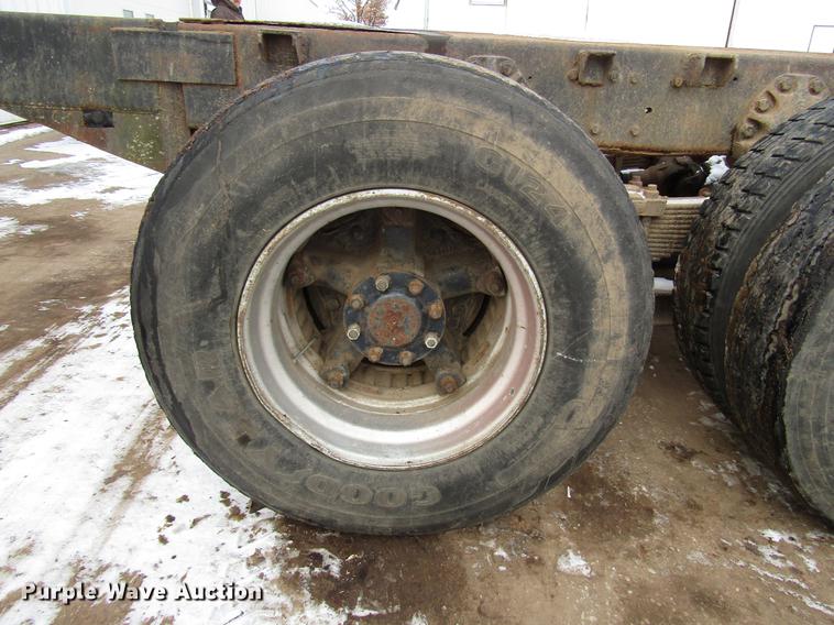 image for item DD3939 1979 Ford 8000 truck cab and chassis