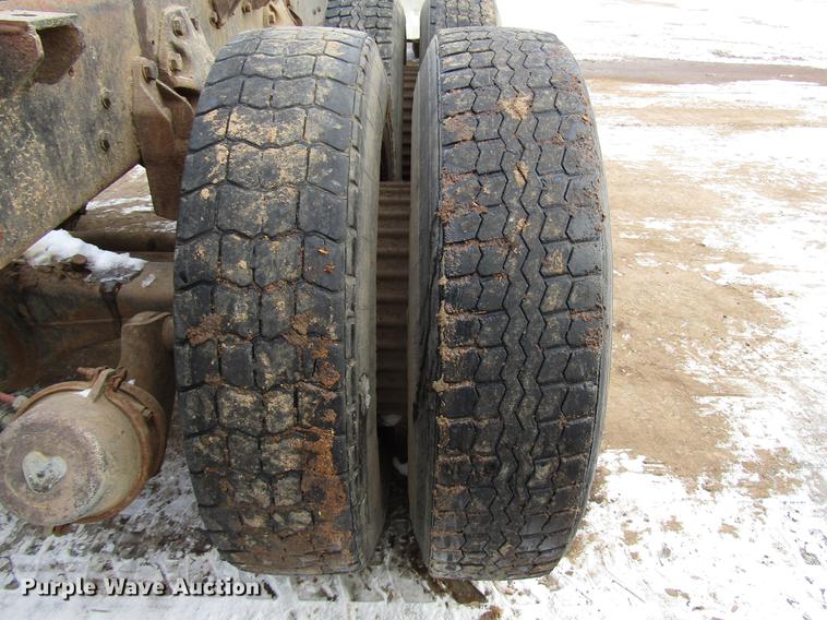 image for item DD3939 1979 Ford 8000 truck cab and chassis