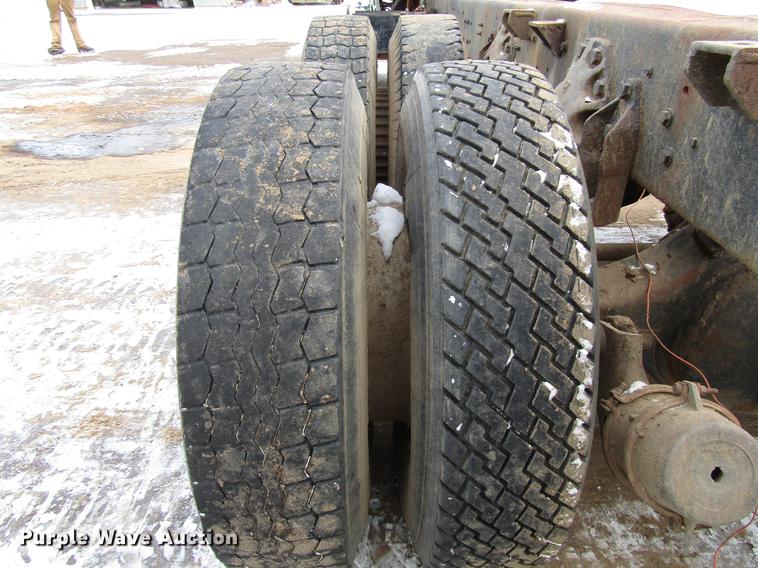 image for item DD3939 1979 Ford 8000 truck cab and chassis