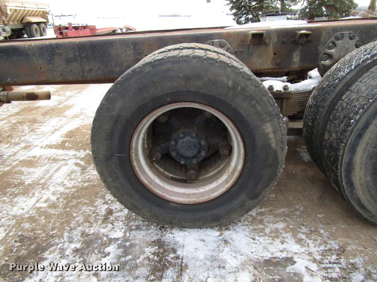 image for item DD3939 1979 Ford 8000 truck cab and chassis