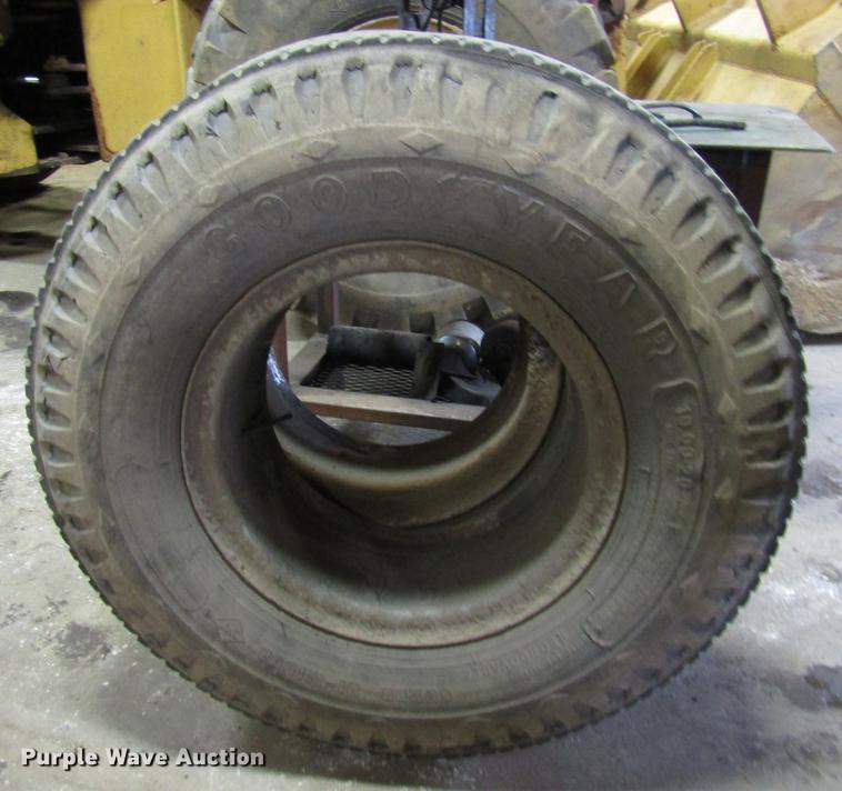 image for item DD4421 Non-steerable tag axle