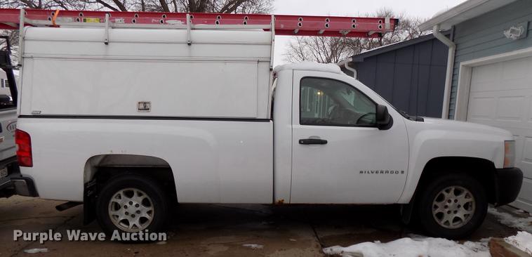 image for item DE7551 2007 Chevrolet Silverado 1500 pickup truck