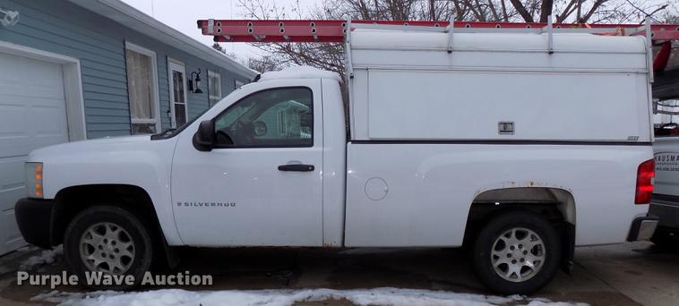 image for item DE7551 2007 Chevrolet Silverado 1500 pickup truck