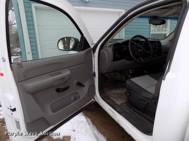 image for item DE7551 2007 Chevrolet Silverado 1500 pickup truck