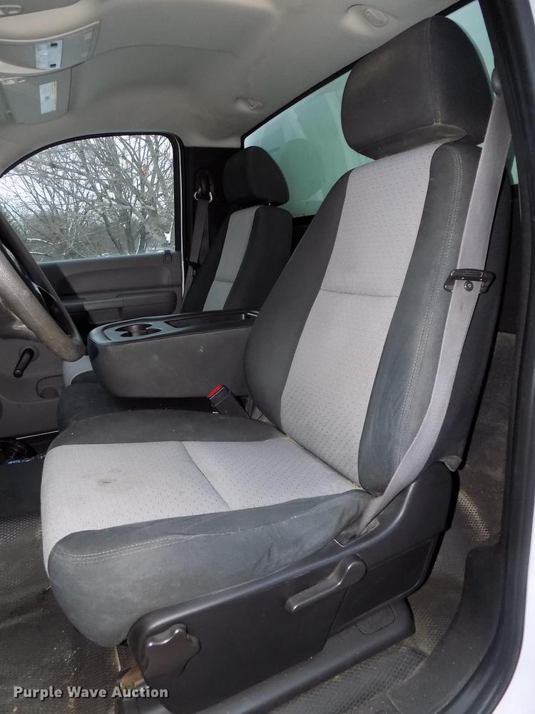 image for item DE7551 2007 Chevrolet Silverado 1500 pickup truck