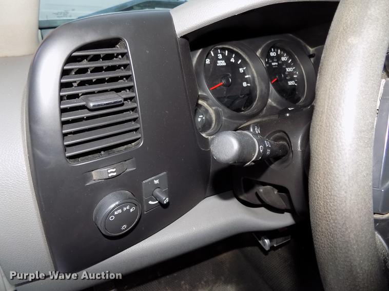 image for item DE7551 2007 Chevrolet Silverado 1500 pickup truck