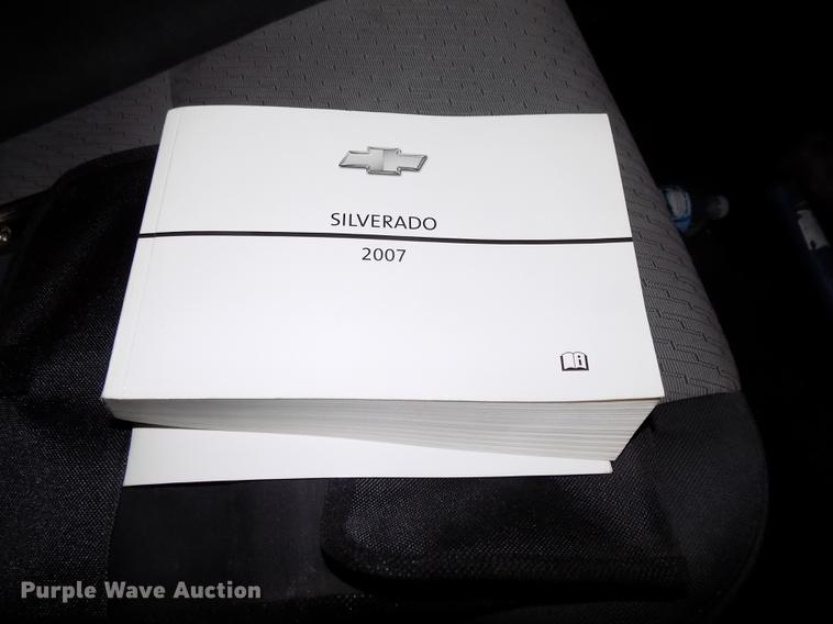 image for item DE7551 2007 Chevrolet Silverado 1500 pickup truck