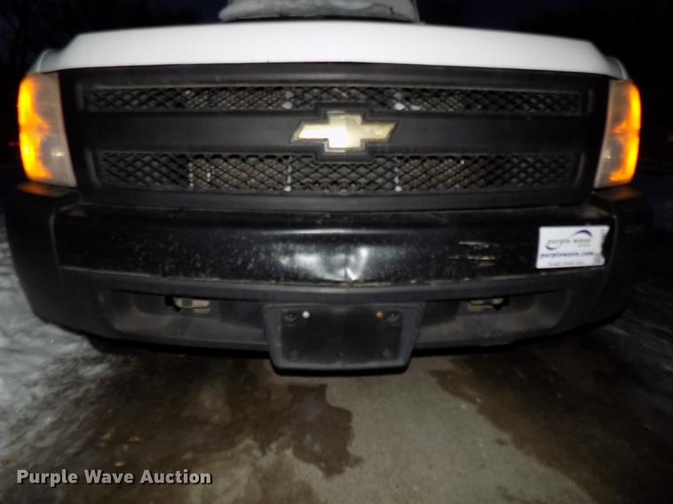 image for item DE7551 2007 Chevrolet Silverado 1500 pickup truck