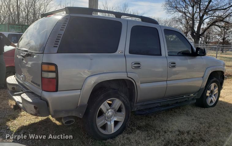 image for item DF1326 2004 Chevrolet Tahoe SUV