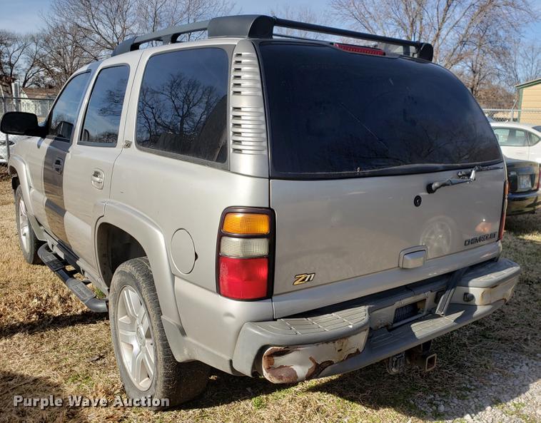 image for item DF1326 2004 Chevrolet Tahoe SUV