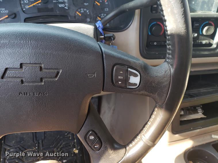 image for item DF1326 2004 Chevrolet Tahoe SUV