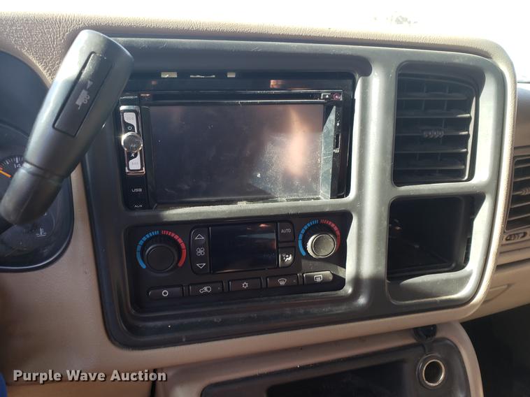 image for item DF1326 2004 Chevrolet Tahoe SUV