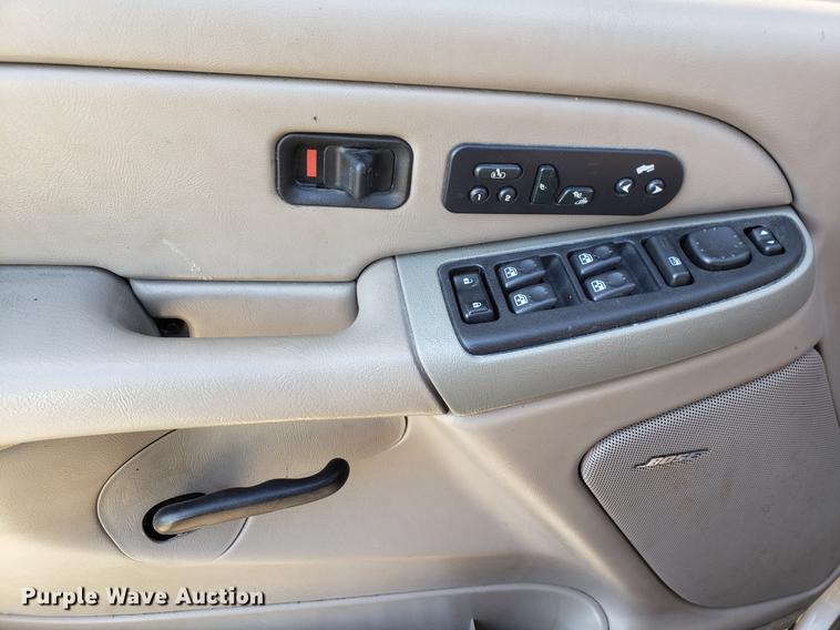 image for item DF1326 2004 Chevrolet Tahoe SUV