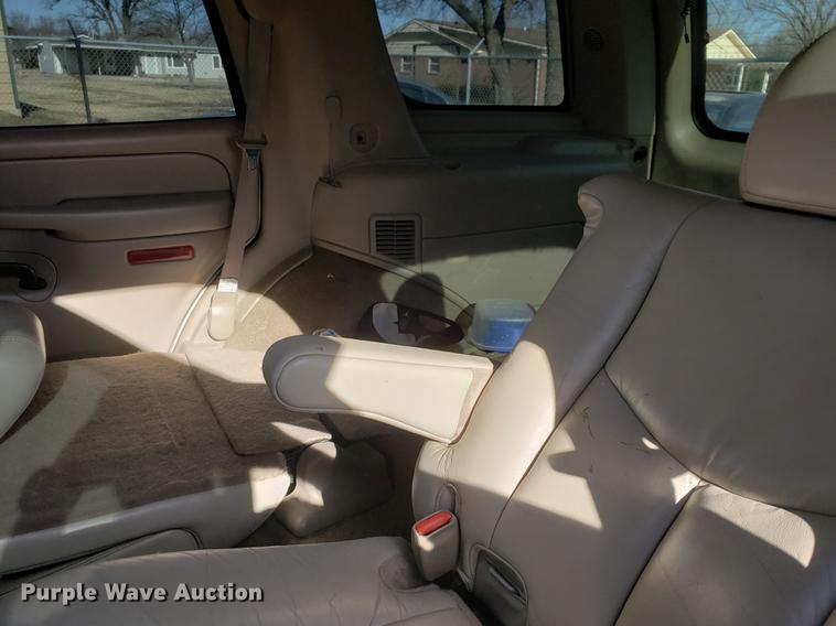 image for item DF1326 2004 Chevrolet Tahoe SUV