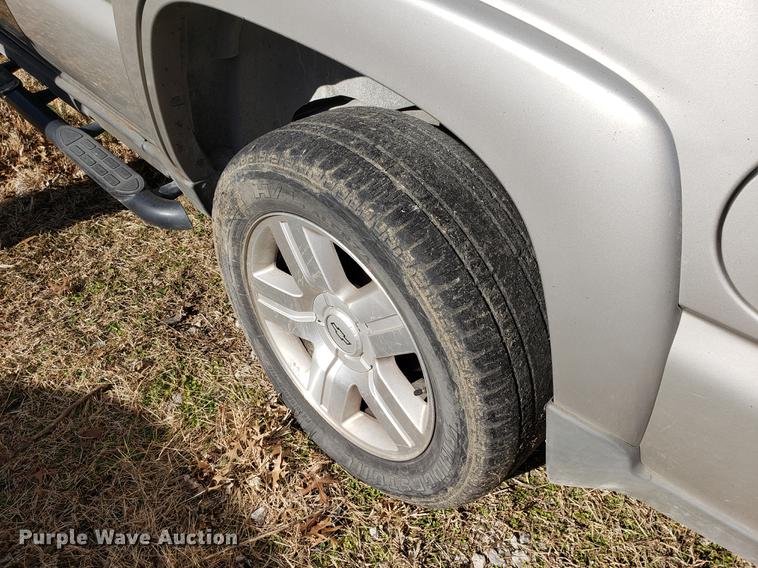 image for item DF1326 2004 Chevrolet Tahoe SUV