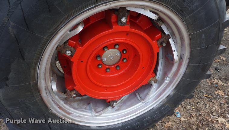 image for item DF1744 1970 Massey Ferguson 1080 tractor