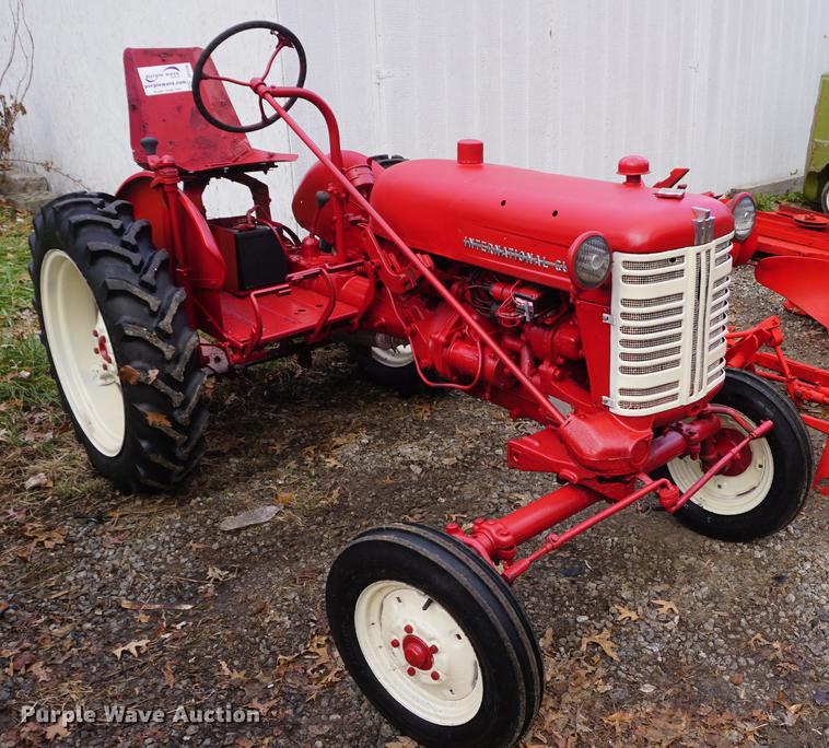 image for item DF1746 1957 International Cub Lowboy tractor