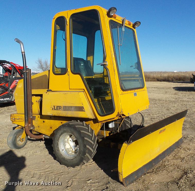 image for item DF2881 1988 Hustler Excel 340 lawn mower