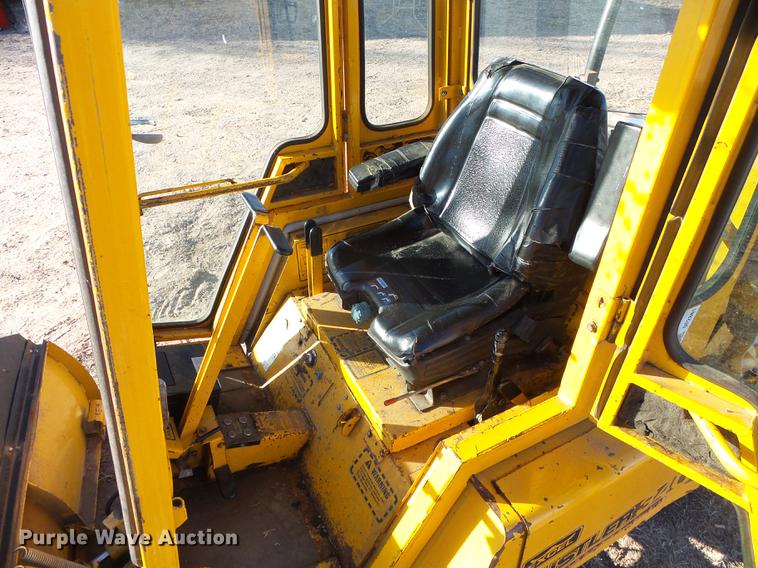 image for item DF2881 1988 Hustler Excel 340 lawn mower