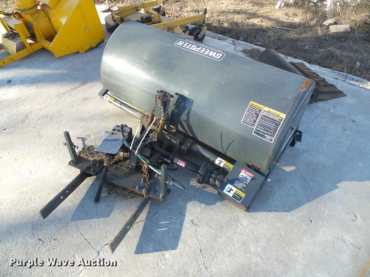 image for item DF2881 1988 Hustler Excel 340 lawn mower