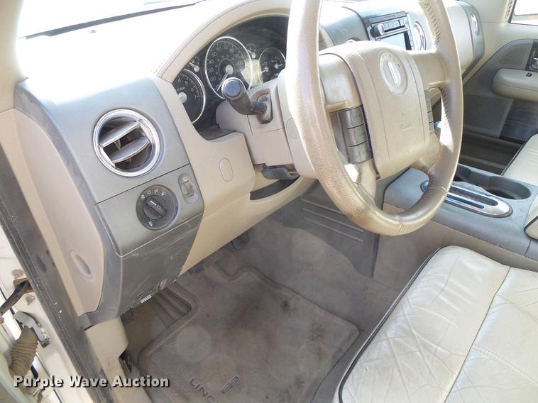 image for item DF2885 2008 Lincoln Mark LT SUV