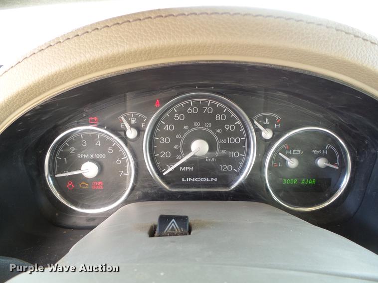 image for item DF2885 2008 Lincoln Mark LT SUV