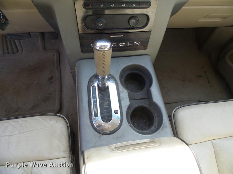 image for item DF2885 2008 Lincoln Mark LT SUV