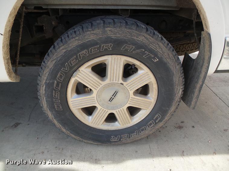 image for item DF2885 2008 Lincoln Mark LT SUV