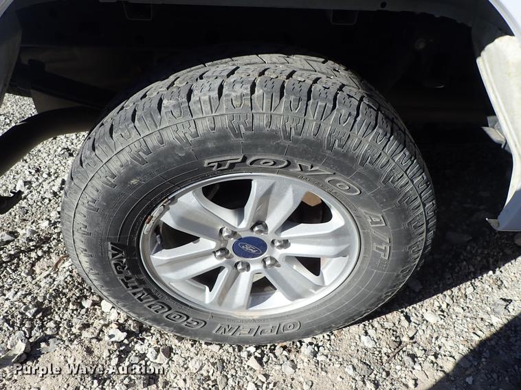 image for item DG2901 2015 Ford F150 SuperCrew pickup truck