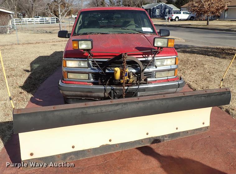 image for item DG2910 1997 Chevrolet K1500 Ext. Cab pickup truck