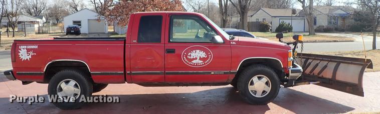 image for item DG2910 1997 Chevrolet K1500 Ext. Cab pickup truck