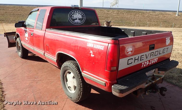 image for item DG2910 1997 Chevrolet K1500 Ext. Cab pickup truck