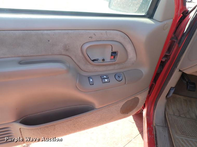 image for item DG2910 1997 Chevrolet K1500 Ext. Cab pickup truck