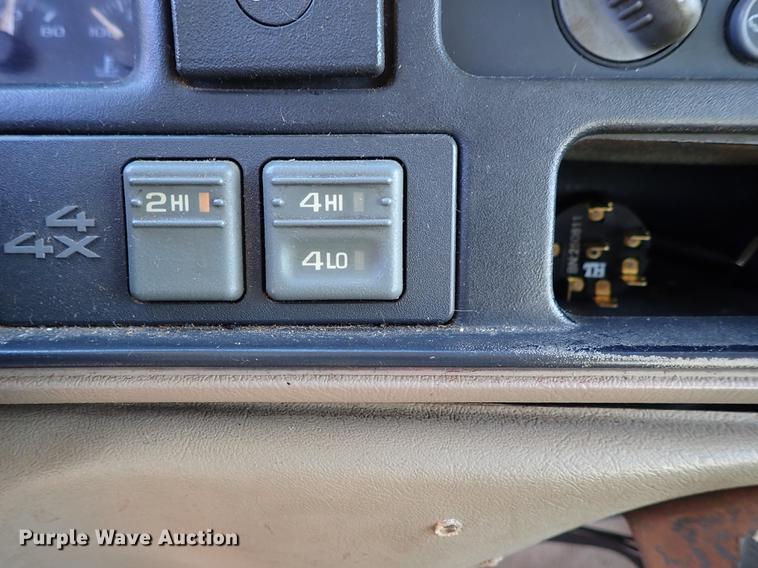 image for item DG2910 1997 Chevrolet K1500 Ext. Cab pickup truck