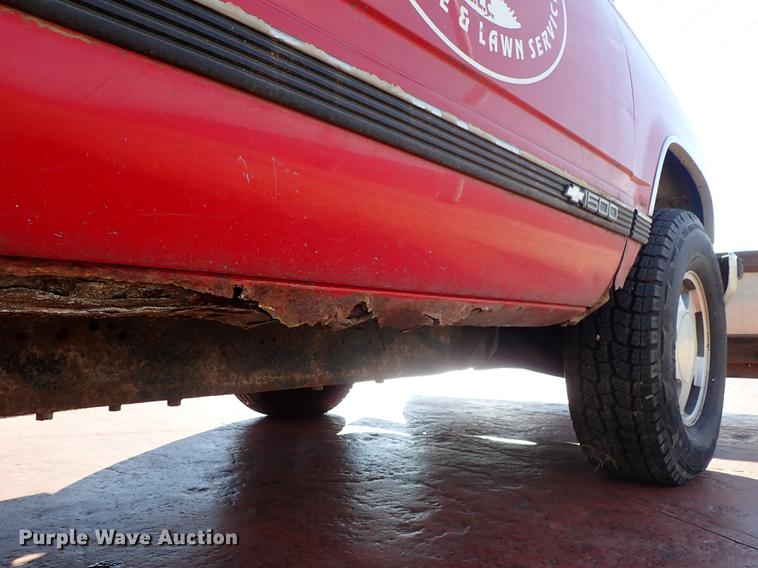 image for item DG2910 1997 Chevrolet K1500 Ext. Cab pickup truck